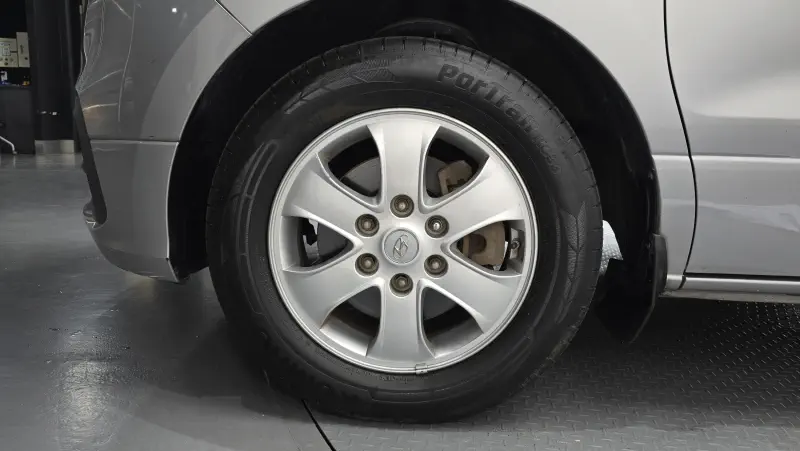 Hyundai Grand Starex