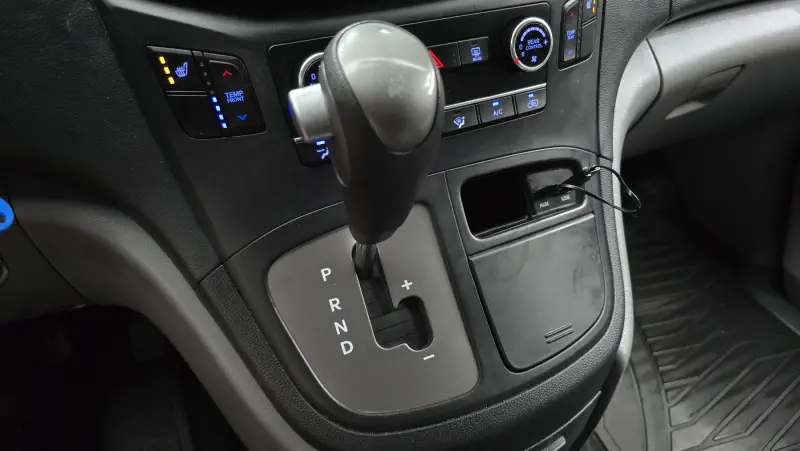 Hyundai Grand Starex