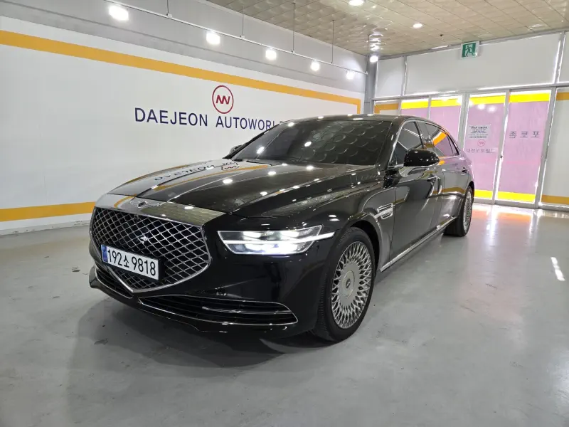 Genesis G90