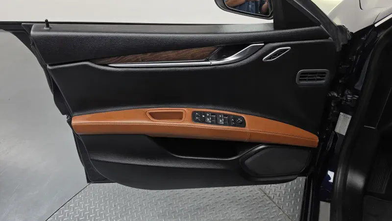 Купить Maserati Ghibli Gyeonggi из Кореи
