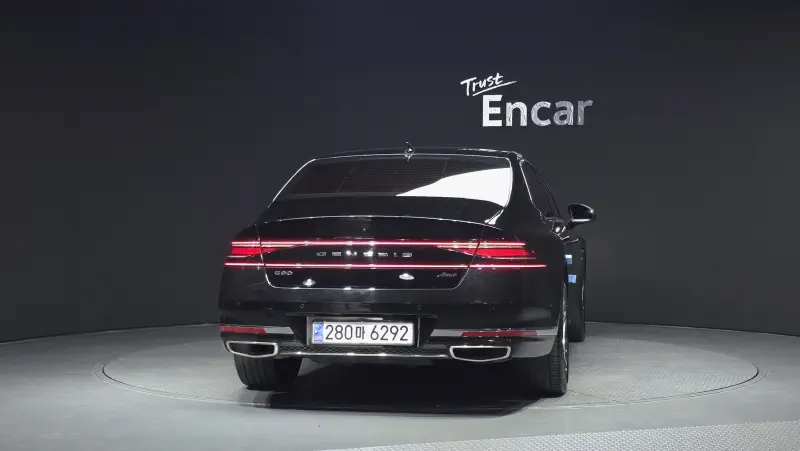 Genesis G90