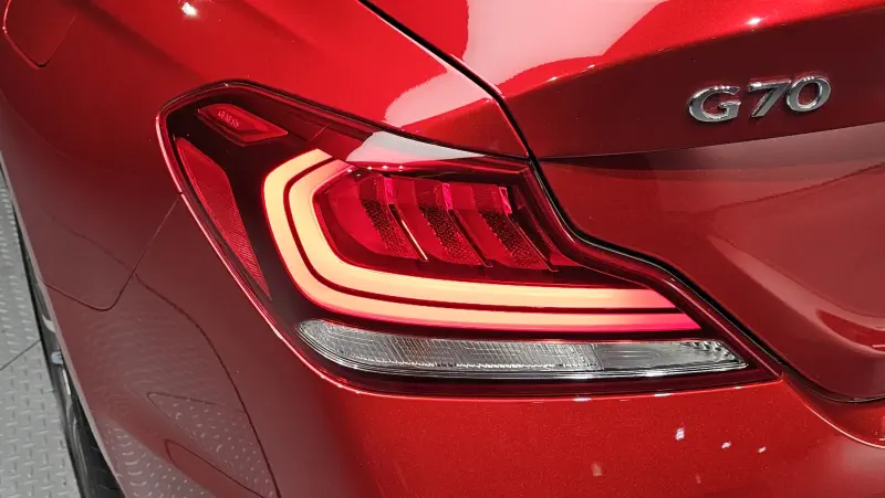 Genesis G70