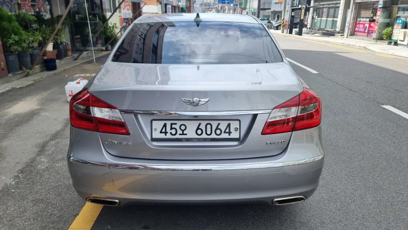 Hyundai Genesis