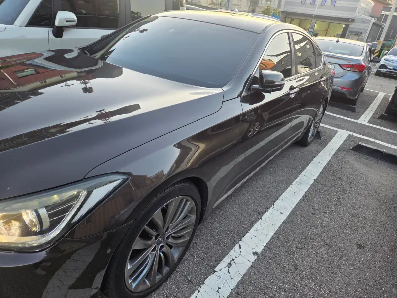 Hyundai Genesis