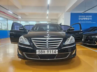 Hyundai Genesis