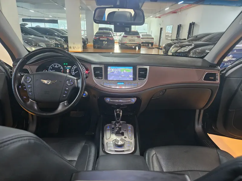 Hyundai Genesis