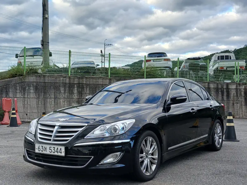 Hyundai Genesis