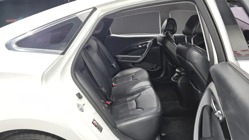 Hyundai Grandeur 2015 - фото 11