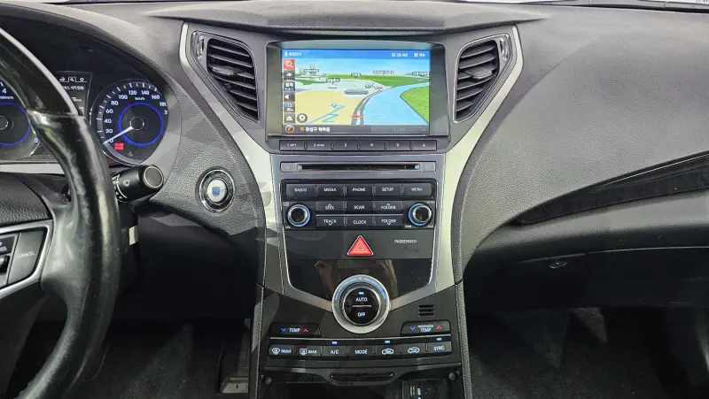 Hyundai Grandeur 2015 - фото 13