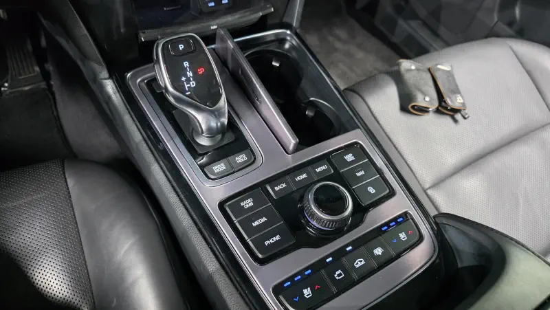 Hyundai Equus