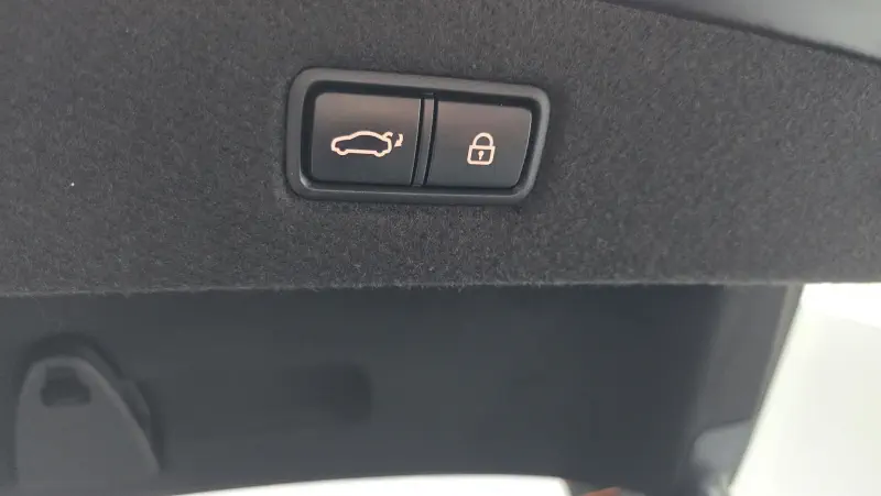 Genesis EQ900