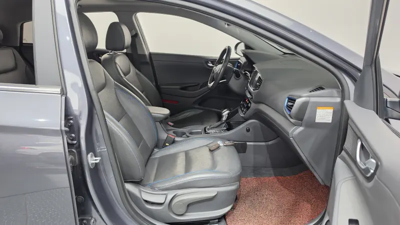 Hyundai Ioniq 2016 - фото 26