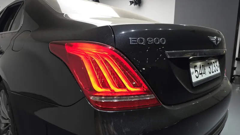 Genesis EQ900