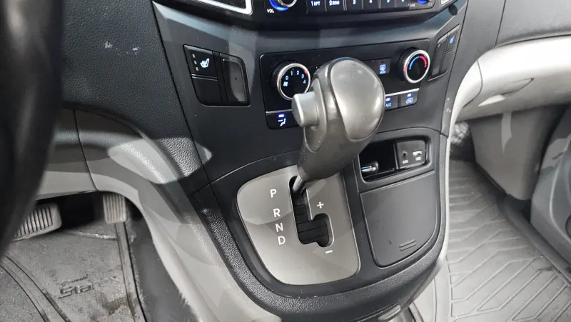 Hyundai Grand Starex