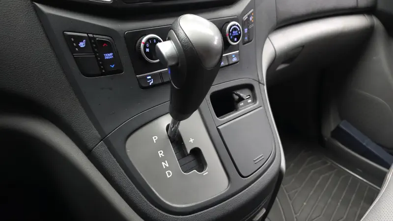 Hyundai Grand Starex