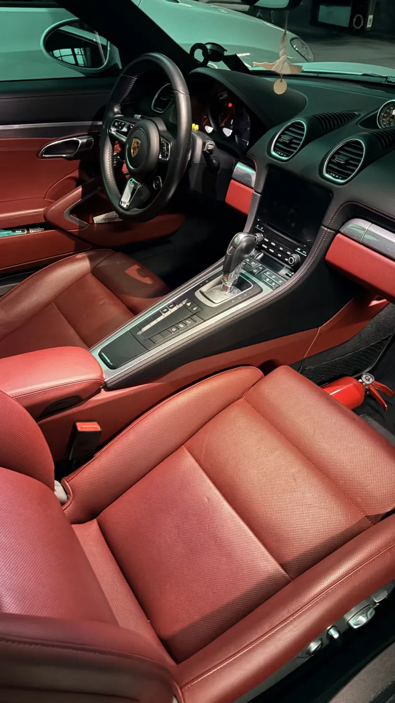 Porsche Cayman