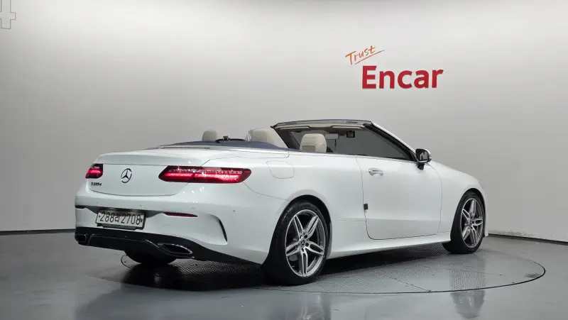 Mercedes-Benz E-Class 2020 - фото 2