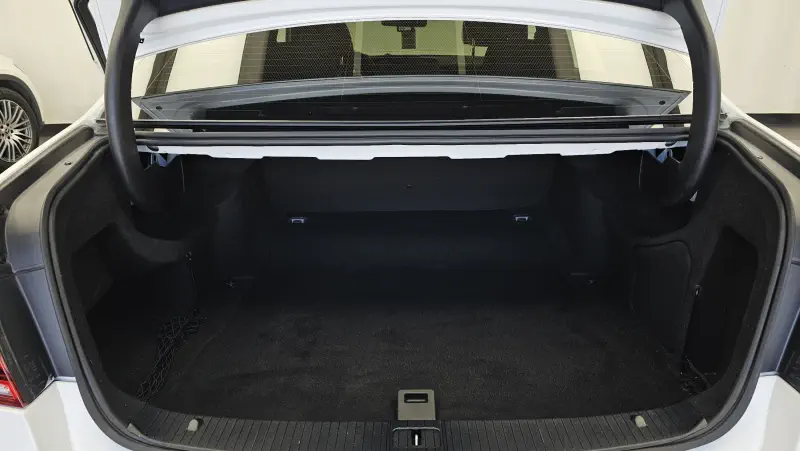 Mercedes-Benz E-Class 2014 - фото 20