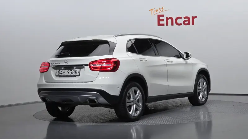 Mercedes-Benz GLA-Class