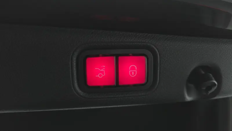 Mercedes-Benz E-Class 2021 - фото 19