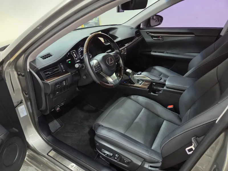 Lexus ES300h