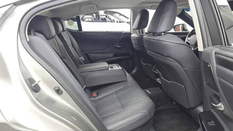 Lexus ES300h