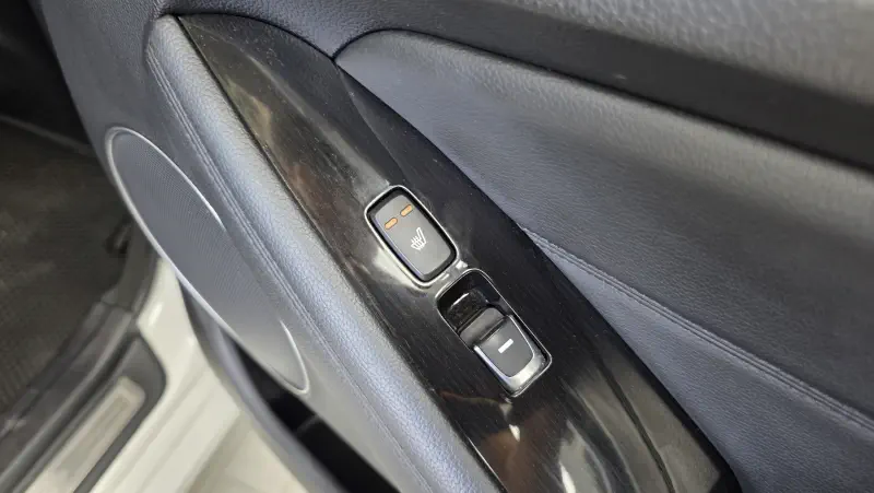 Kia K7 2016 - фото 18