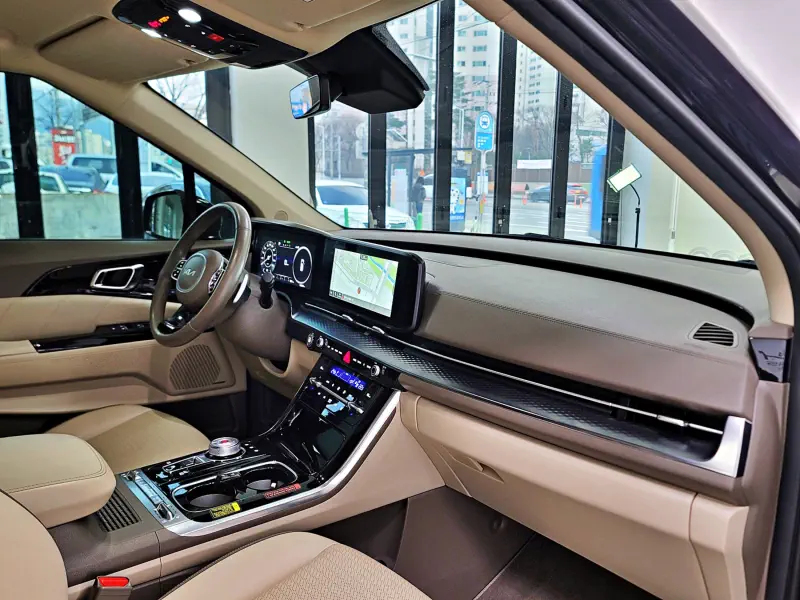 Kia Carnival 2022 - фото 7
