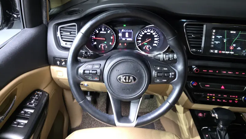 Kia Carnival