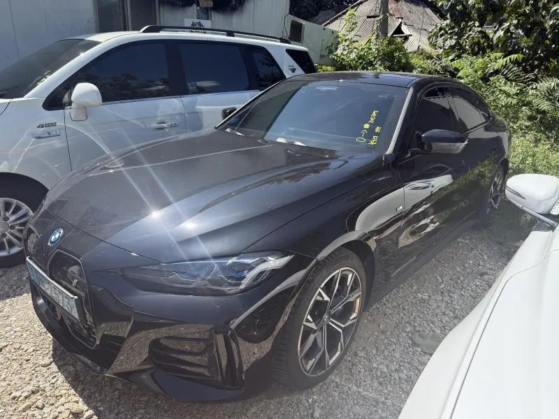 BMW i4