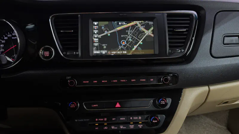 Kia Carnival 2016 - фото 13