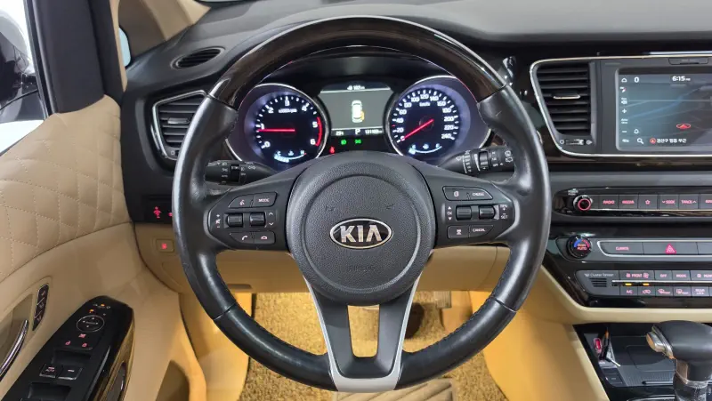 Kia Carnival