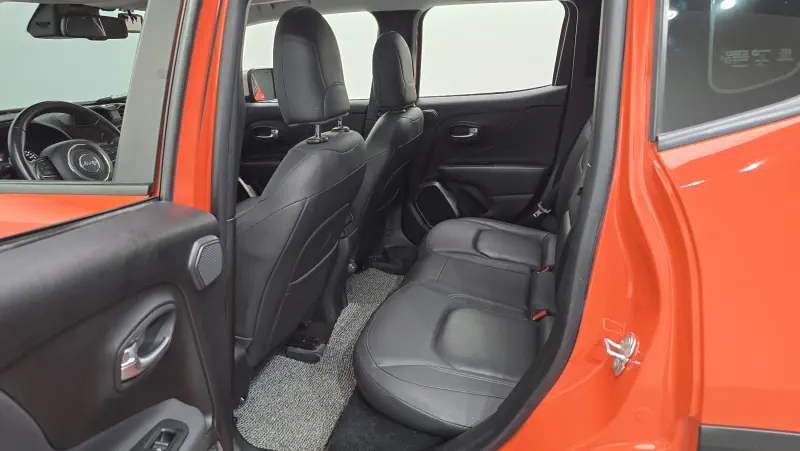 Jeep Renegade 2018 - фото 11