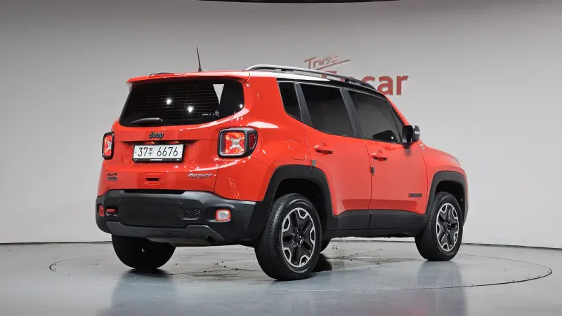 Jeep Renegade 2018 - фото 1