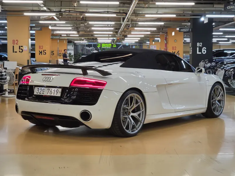 Audi R8 2014 - фото 3