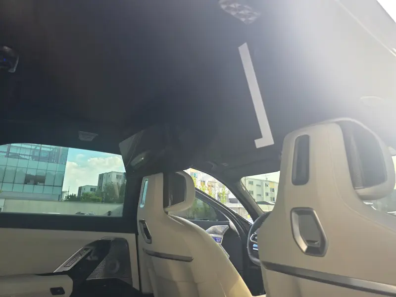 BMW i7