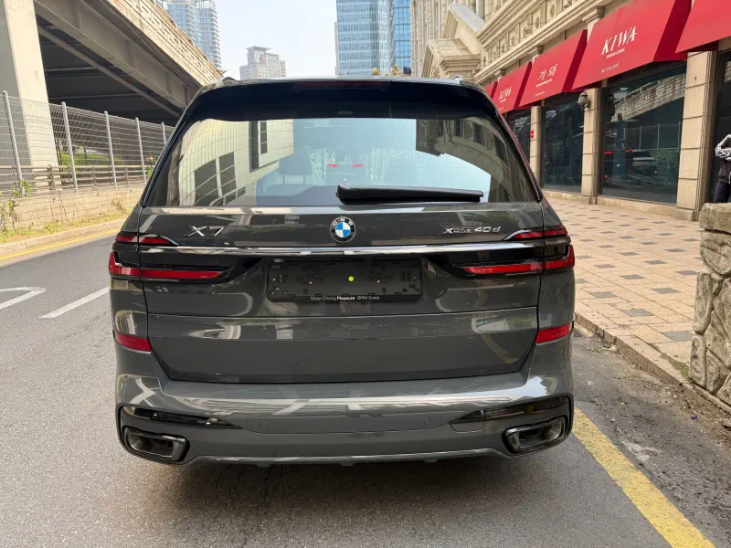 BMW X7