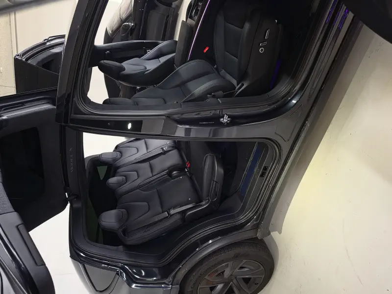 Tesla MODEL X