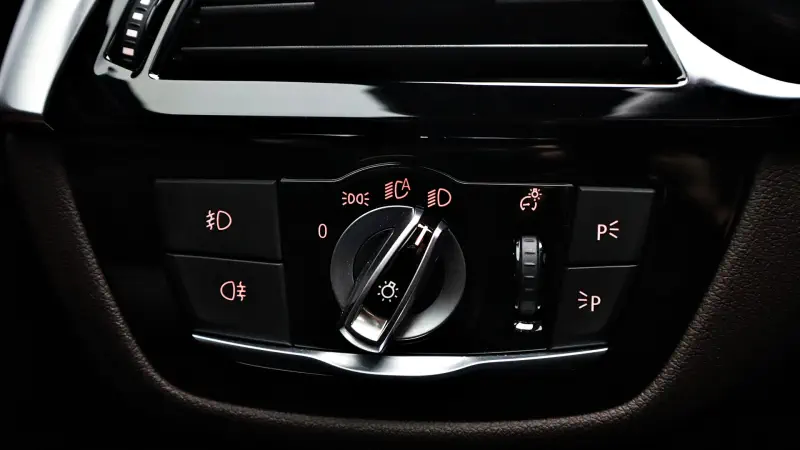 BMW 5-Series 2018 - фото 6