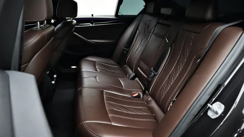 BMW 5-Series 2018 - фото 17
