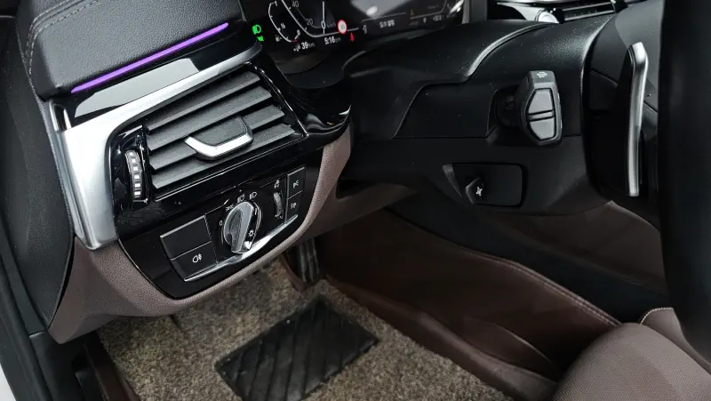 BMW 5-Series 2021 - фото 29