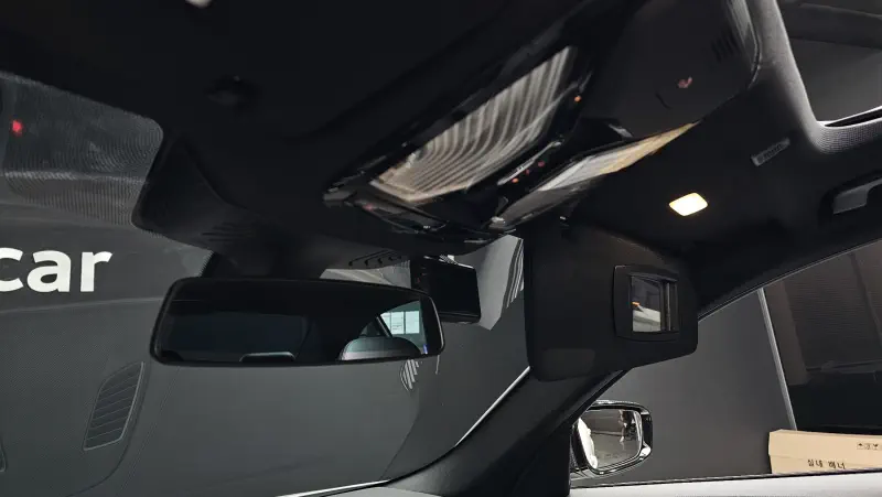 BMW 5-Series 2017 - фото 33