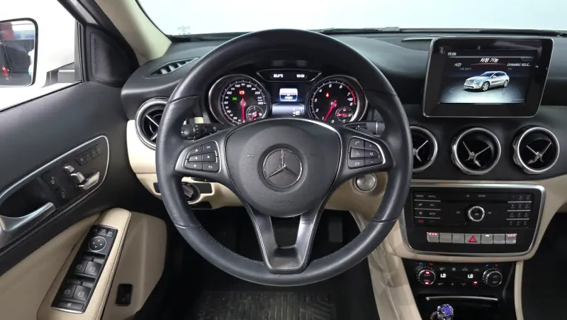 Mercedes-Benz GLA-Class 2019 - фото 12