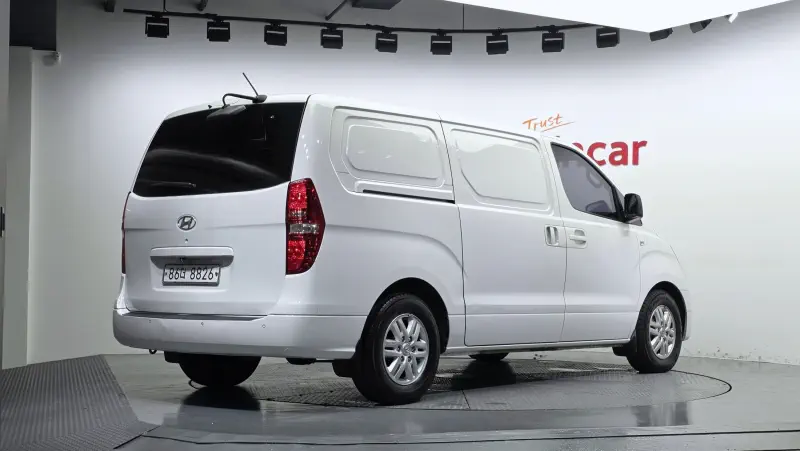 Hyundai Grand Starex