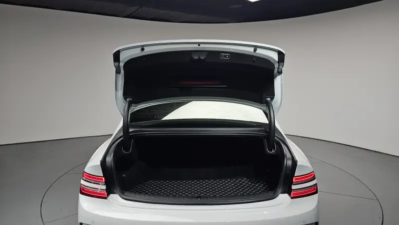 Genesis Electrified G80