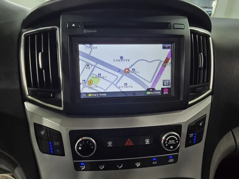 Hyundai Grand Starex