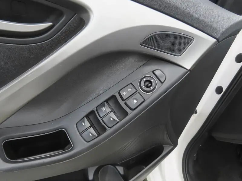 Hyundai AVANTE 2013 - фото 16