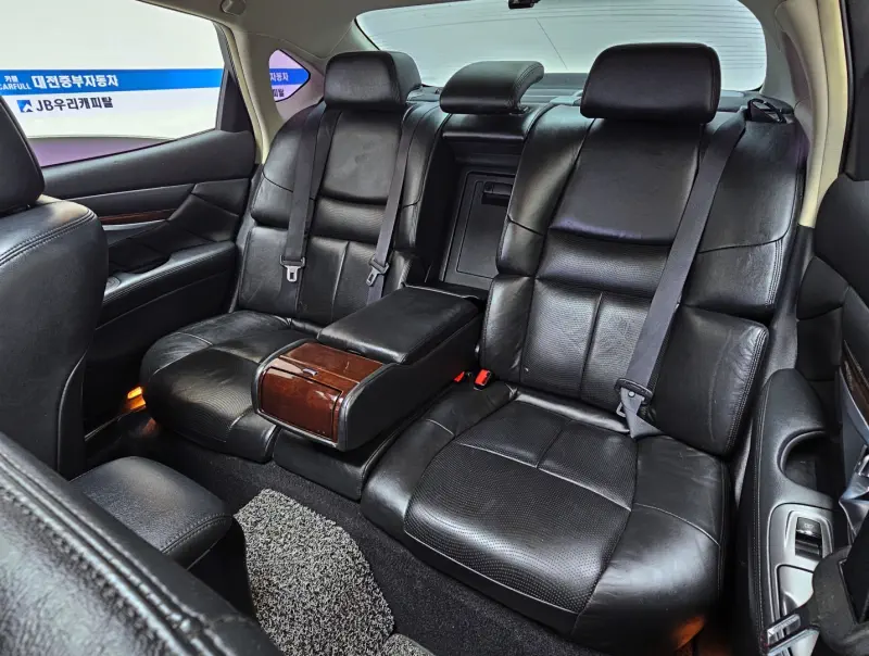 Infiniti M37