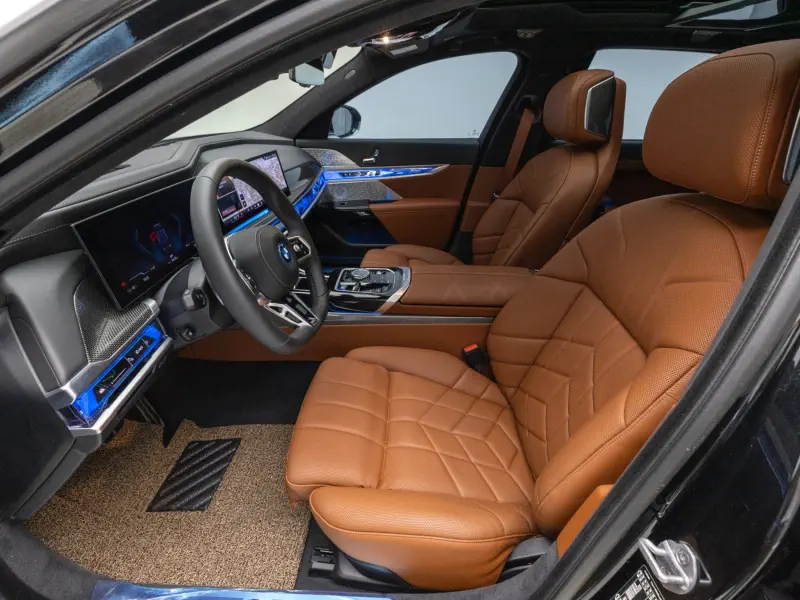 BMW i7