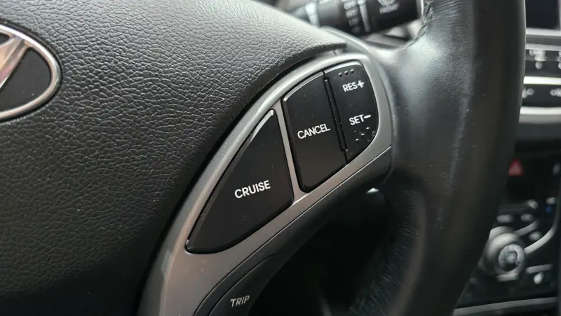 Hyundai AVANTE 2013 - фото 18
